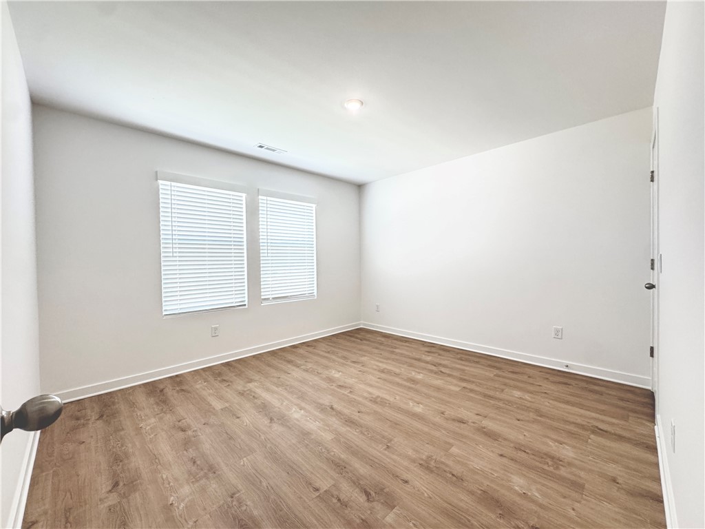 Wagon Wheel Crossing - Residential Lease