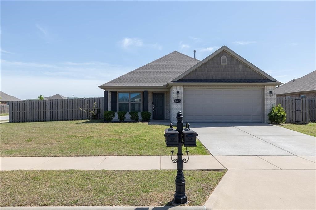 Adorable 3 bed 2 bath home that you do not want to miss out on! Built in 2018, this house is in great condition with lots of natural lighting with a large backyard and covered patio. Close to The University of Arkansas, Owl Creek, John L. Colbert Middle School, and I-49.
