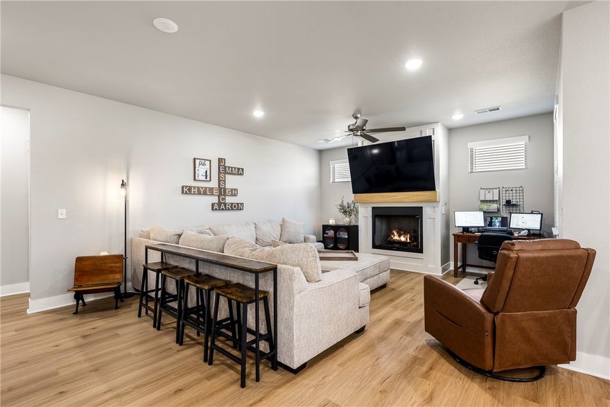 ** Welcome Home to Pea Ridge**
This beautiful 3-bed, 2-bath home is just 1 year old & offers the perfect blend of comfort & modern living. Step inside to an inviting open floor plan filled with natural light, the spacious living room flows seamlessly into the kitchen & dining area—ideal for both everyday living and entertaining. The kitchen features sleek finishes, plenty of storage, and a welcoming layout that makes gathering easy. The primary suite provides a peaceful retreat with a private bath, while two additional bedrooms give you flexibility for family, guests, or an office. Outside, the backyard is ready for your personal touch—perfect for summer barbecues or a quiet evening under the stars. Nestled in the heart of Pea Ridge, this home offers small-town charm with convenient access to shopping, schools, and everything Northwest Arkansas has to offer. See MLS Remarks for Buyer closing cost assistance.