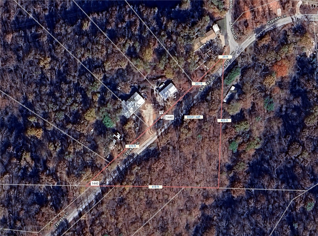 Beaver Lake area lot in the Beaver Shores Subdivision. Build 3 homes or keep the privacy for yourself. Very Secluded with a few houses on the street. Prairie Creek Marina and 3 other boat launch ramps located just right around the corner. Minutes to Downtown Rogers. Water and electricity on the street. Additional acreage available.