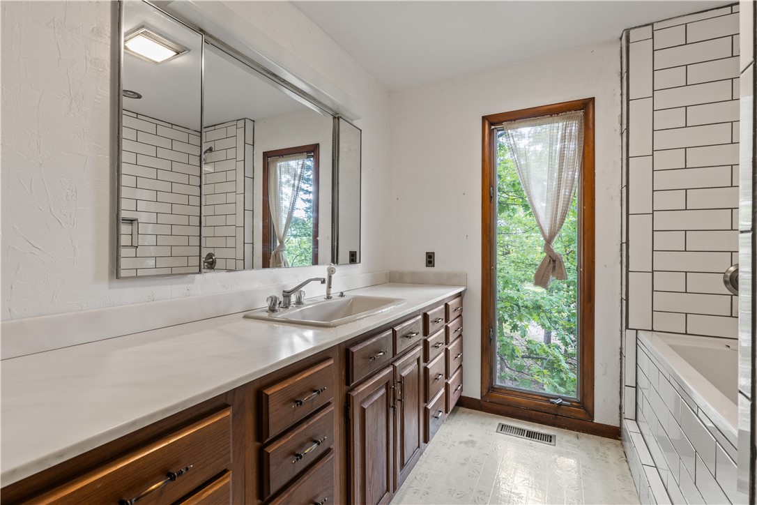 Unit 8 Holiday Island - Residential