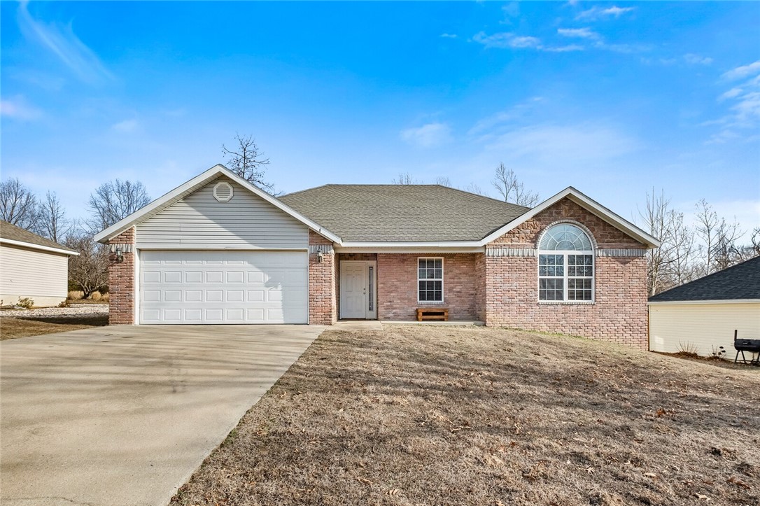 Charming 3-bedroom home on a spacious fenced lot! Conveniently located near the bypass, offering quick access to all of Northwest Arkansas. This home features a desirable split floor plan, a generously sized kitchen, a comfortable master suite, and an inviting open layout. Donāt miss the chance to make it yours! Schedule your showing today!