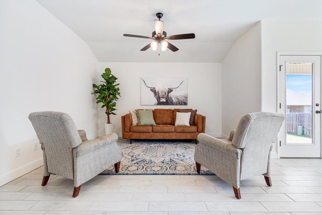 5298 Clear Springs Avenue - Photo 2