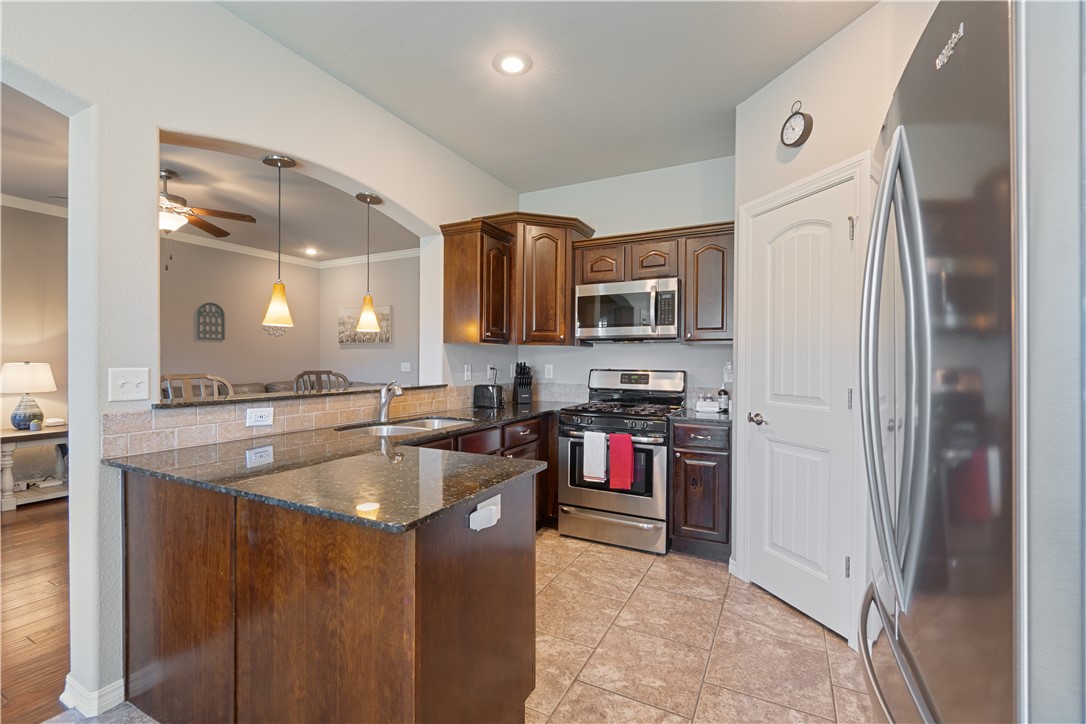 Cobblestone Ph I - Residential Lease