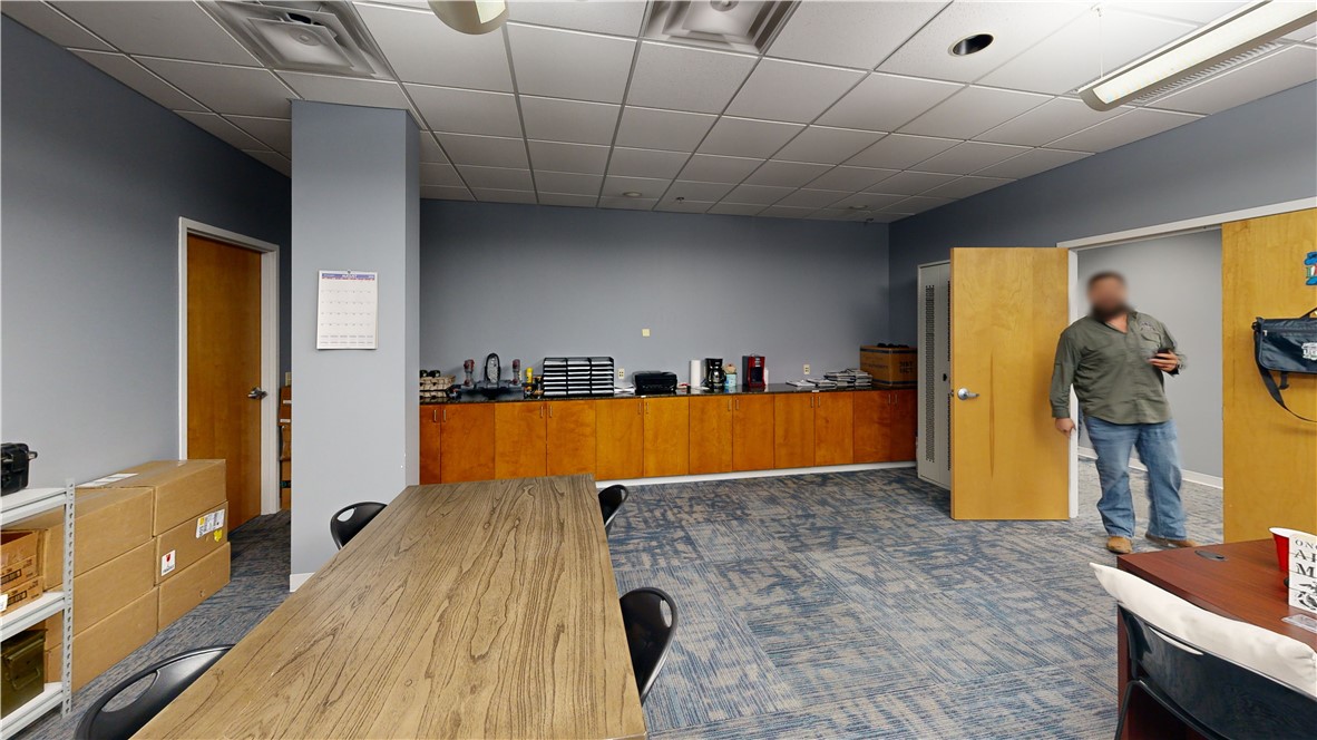 Pinnacle Pointe Ph 2 Rogers - Commercial Lease