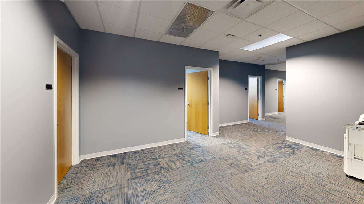 Pinnacle Pointe Ph 2 Rogers - Commercial Lease
