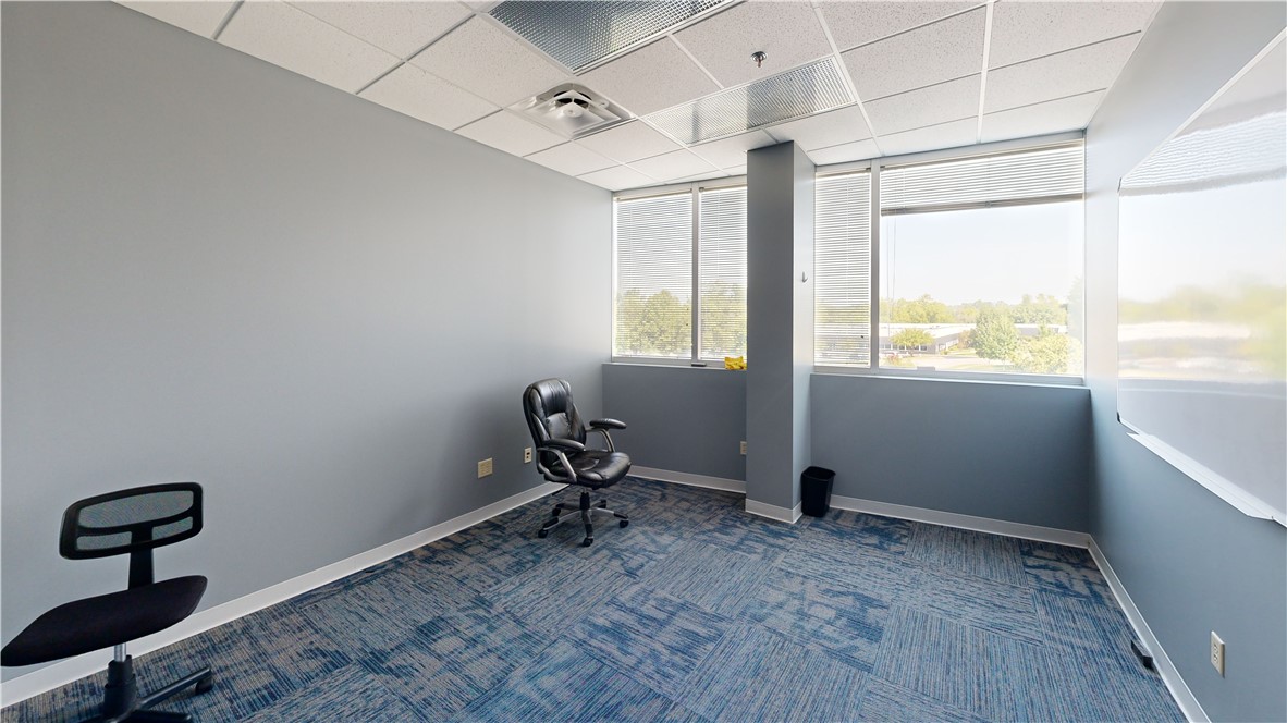 Pinnacle Pointe Ph 2 Rogers - Commercial Lease