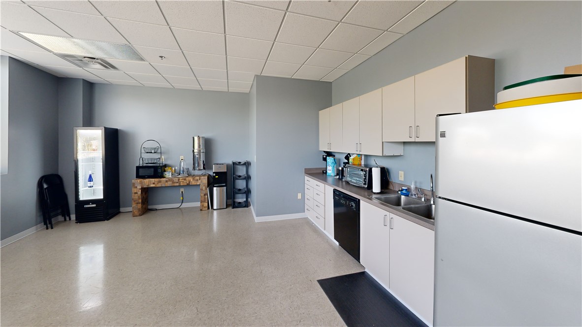 Pinnacle Pointe Ph 2 Rogers - Commercial Lease
