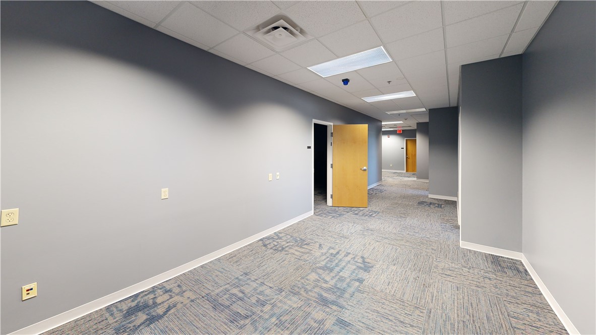 Pinnacle Pointe Ph 2 Rogers - Commercial Lease