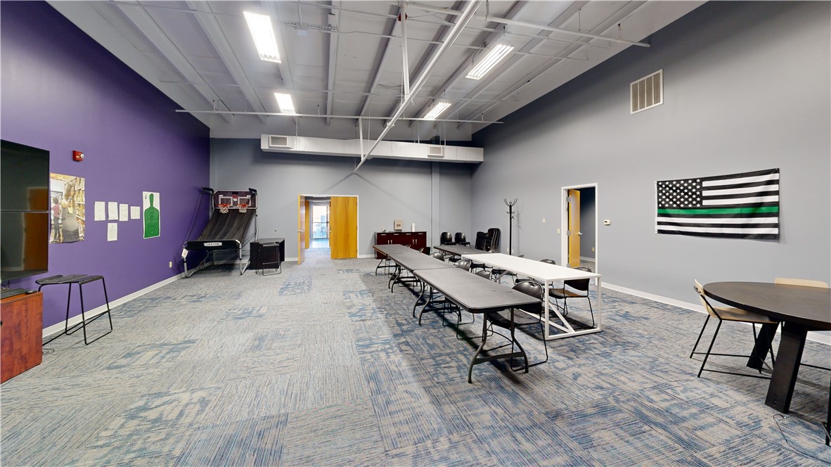 Pinnacle Pointe Ph 2 Rogers - Commercial Lease