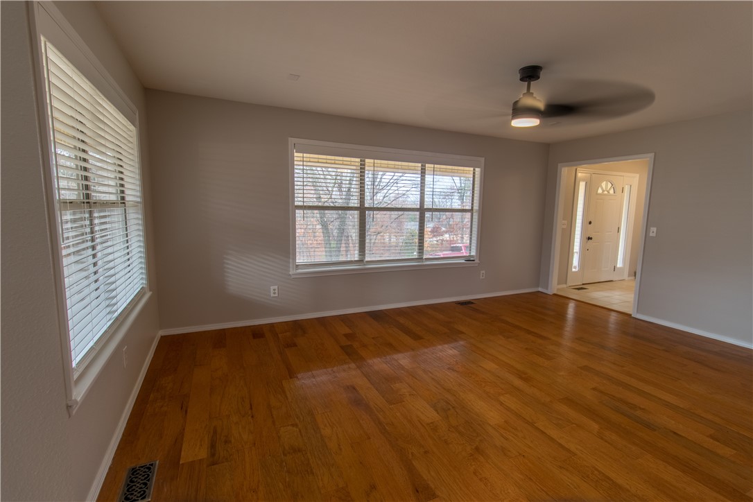 DUTCHMANS 3RD ADD-RURBAN - Residential Lease