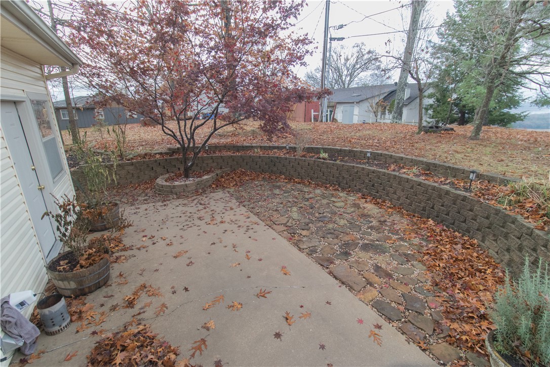 DUTCHMANS 3RD ADD-RURBAN - Residential Lease