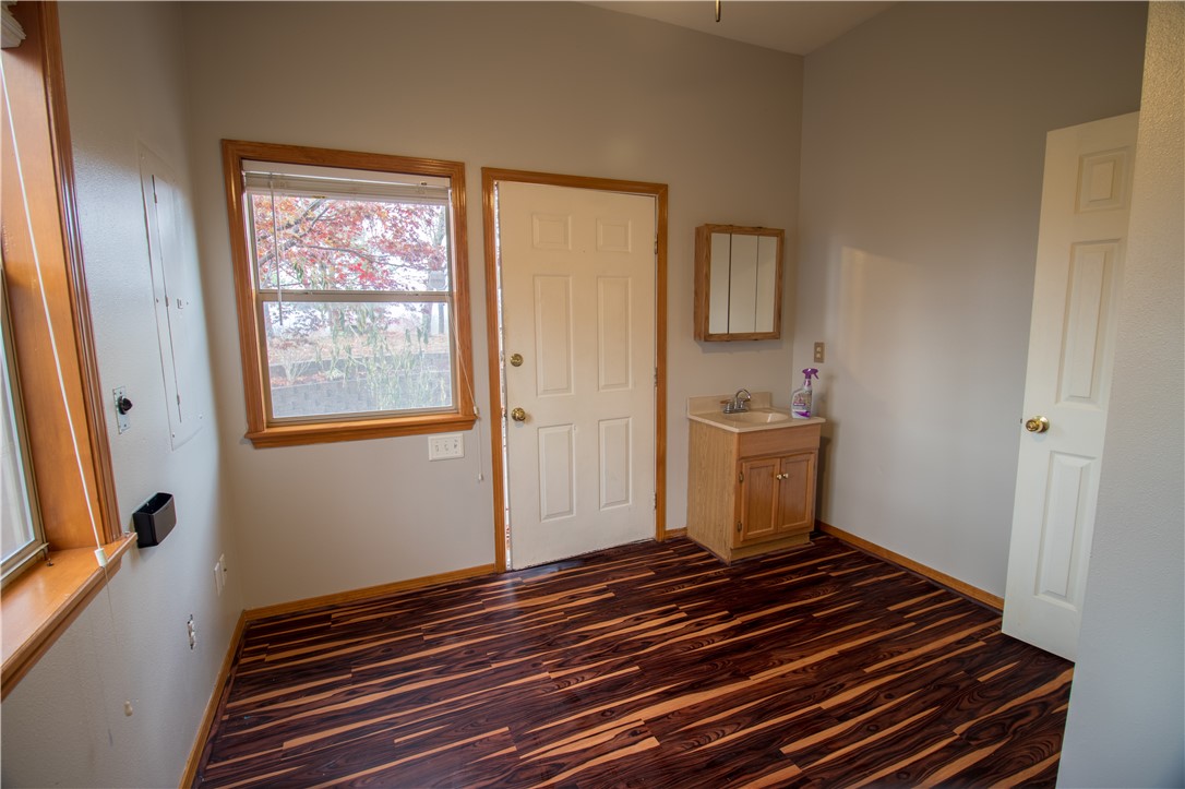 DUTCHMANS 3RD ADD-RURBAN - Residential Lease