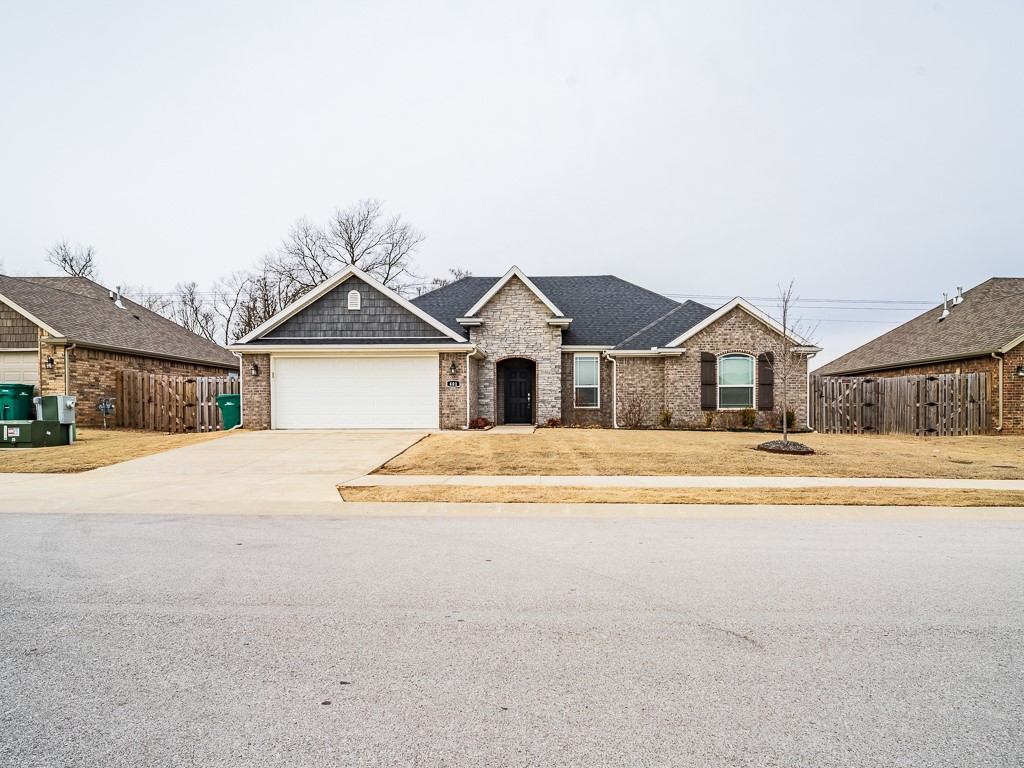 A very favored Sub. in Centerton and minutes away from Bentonville. This 3-bedroom 2 bath is all brick with an Open Concept, Hardwood Floors in Entry & Liv Rm-crown molding. Kitchen Island Bar-Cooktop w/Wall Oven-granite throughout. Stainless steel appliances and pantry. Primary suite has freestanding shower and soaking tub. privacy fenced yard. 1 small pet negotiable with increased deposit. Occupied. Min 24hr notice. All adult occupants must complete application. $50/person to apply.