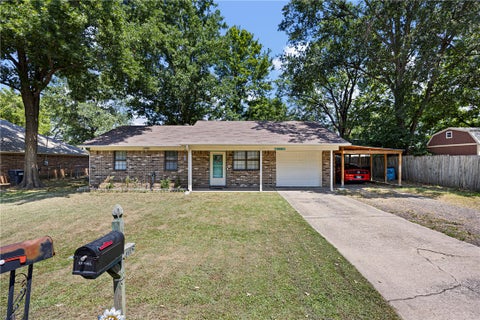 Photo of 405 E 11th Street, Russellville, AR 72801 (MLS # 1356781)