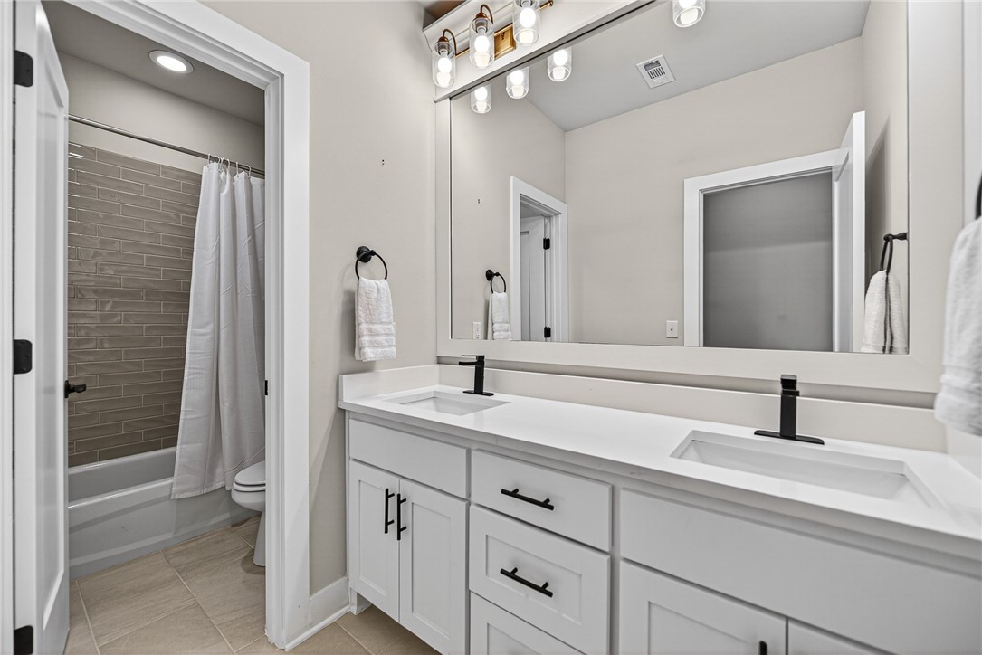 Crescent View Rogers - Residential