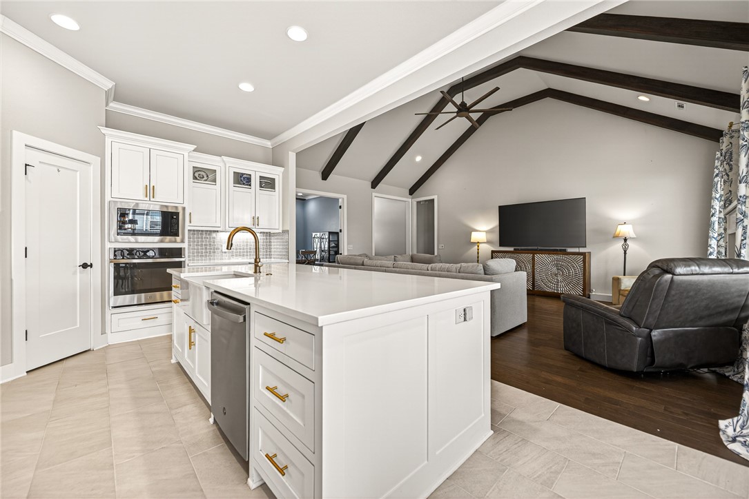 Crescent View Rogers - Residential