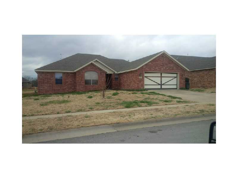 NICE ALL BRICK 4 BEDROOM, 2 BATHROOM HOME IN WEST FAYETTEVILLE. HOME FEATURES 2 LIVING AREAS, FORMAL DINING, BACK PATIO, GAS LOG FIREPLACE, JETTED TUB WITH SEPARATE SHOWER IN MASTER.