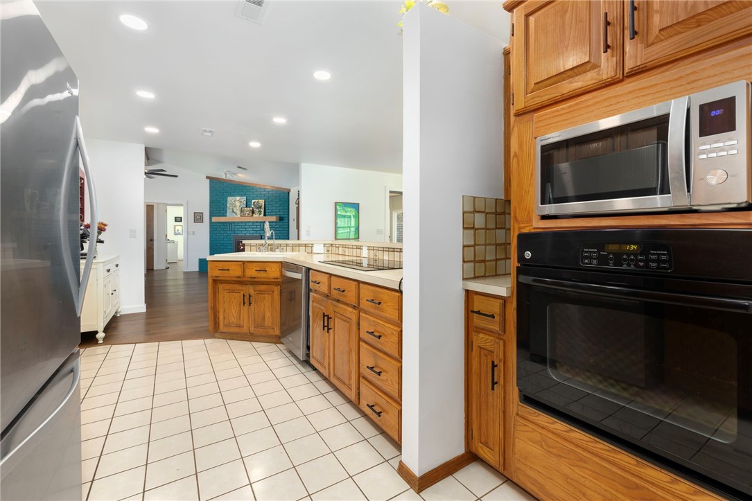 Campbells Countrywood Estate Rogers - Residential