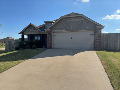 Photo of 1001 Tulip Street, Centerton, AR 72719 (MLS # 1325552)