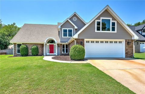 Photo of 3317 N Southridge Drive, Fayetteville, AR 72703 (MLS # 1326153)