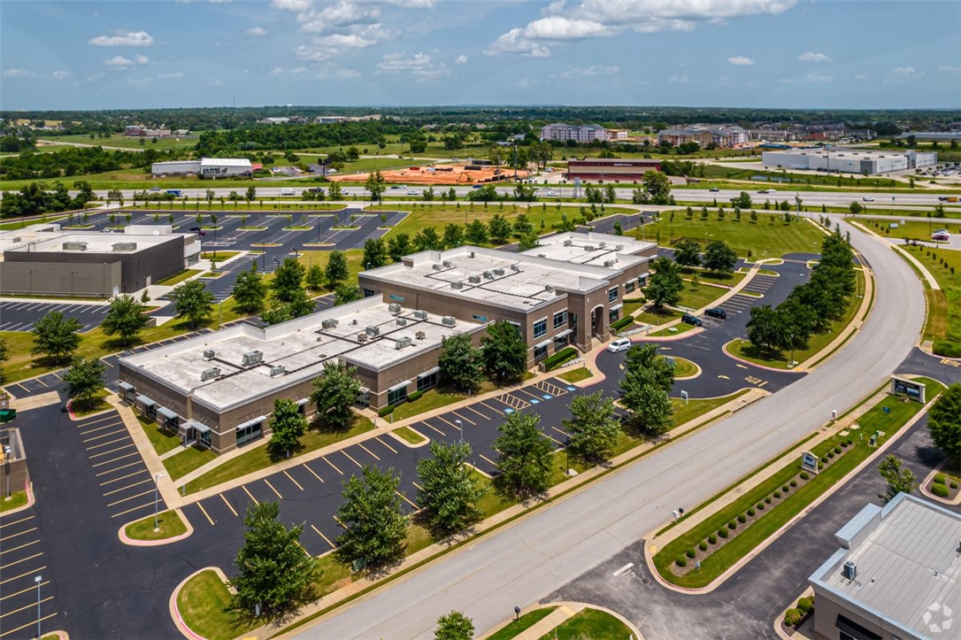 Southern Hills Bus Park Add Rogers - Commercial Lease