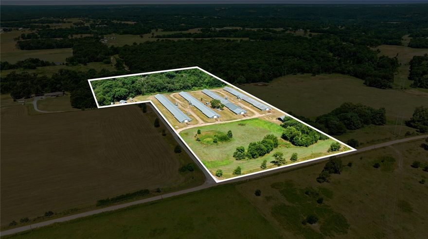 Great SIMMONS starter farm - small bird for SWC and 6.5 flocks per year, 17 ac mol (small portion of timber), open 4- 40x400's with contract - no known updates, ready for a new grower. *** BIO SECURITY IN PLACE - DO NOT ENTER WITHOUT AN APPOINTMENT ***