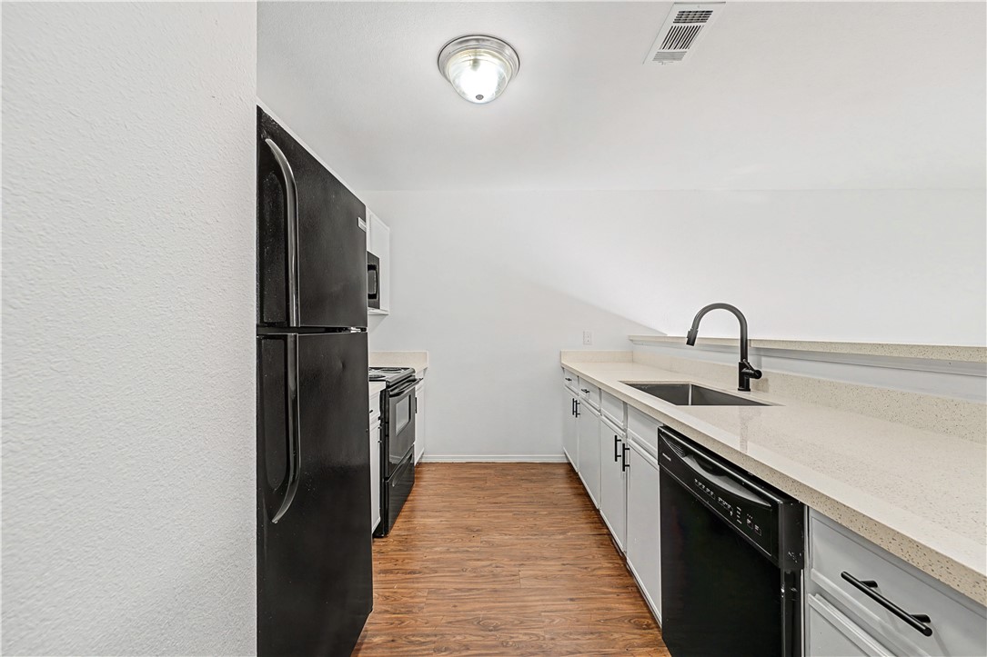 CARRIAGE SQUARE COURT HPR-BENTONVILLE - Residential