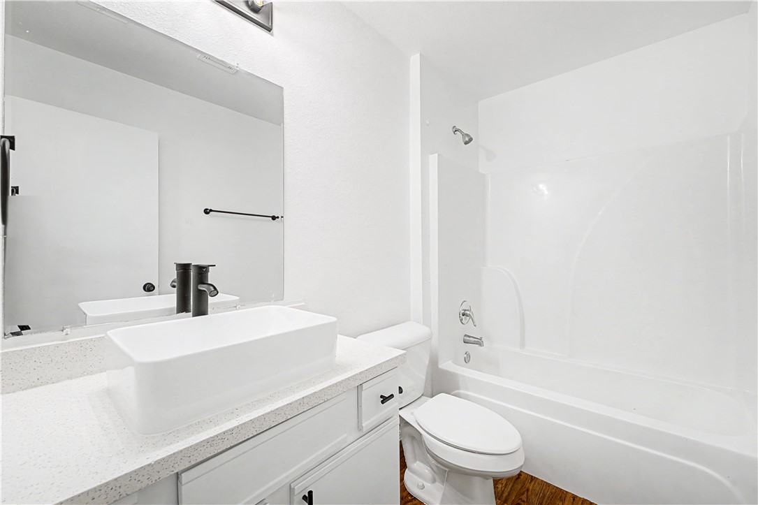 CARRIAGE SQUARE COURT HPR-BENTONVILLE - Residential