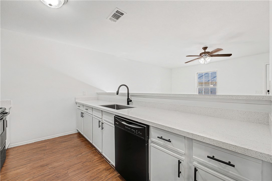 CARRIAGE SQUARE COURT HPR-BENTONVILLE - Residential