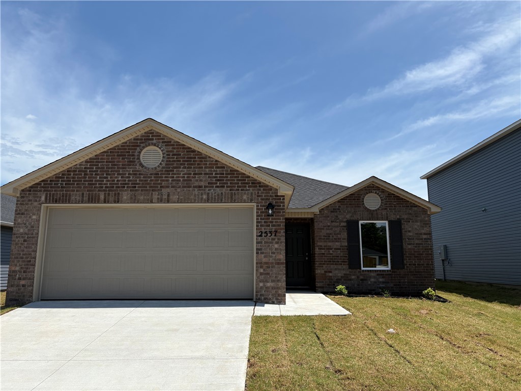 The beautiful Wright plan is packed with curb appeal with its charming covered front entry and inviting front yard landscaping. This open concept home features a floor plan with 3 bedrooms, 2 bathrooms, a spacious master suite with walk-in closets, and a marvelous kitchen fully equipped with energy-efficient appliances and a spacious laundry just off the garage. Don't miss out on this home today! *Photos are of similar model