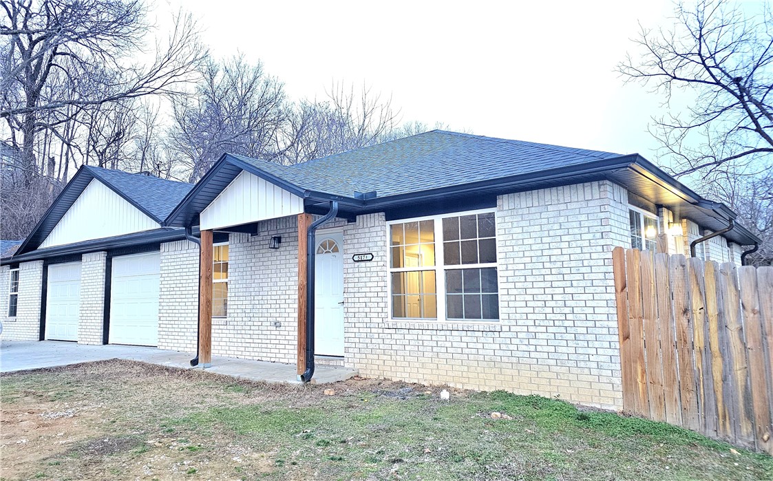 Couchs Add Siloam Spgs - Residential Income
