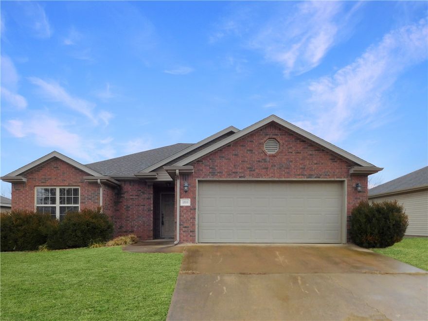 Great location.  3 bedroom split floor plan.  Walk in closet.  Covered deck.  Gas fireplace in the living area.  Large laundry room.  Close to trails, shopping, schools and restaurants.