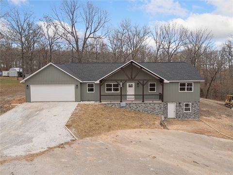 Photo of 6135 Oak Leaf Drive, Harrison, AR 72601 (MLS # 1330938)