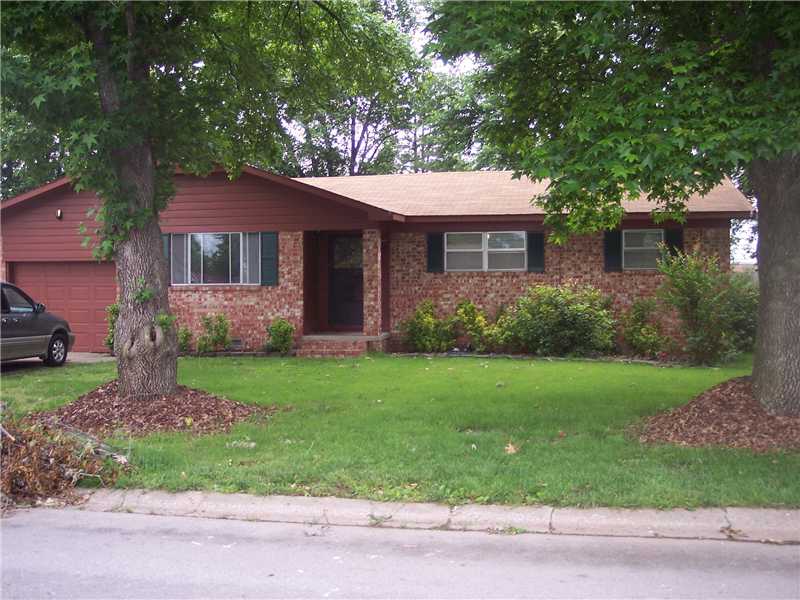 3BD/1.5BA/1GA HOME IN SILOAM SPRINGS. NO PETS. AVAIL 5/1/2014. GLENN 479-790-4027