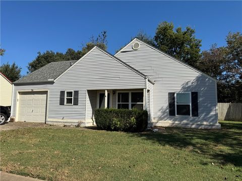 Photo of 70 N Hunter Street, Farmington, AR 72730 (MLS # 1325971)