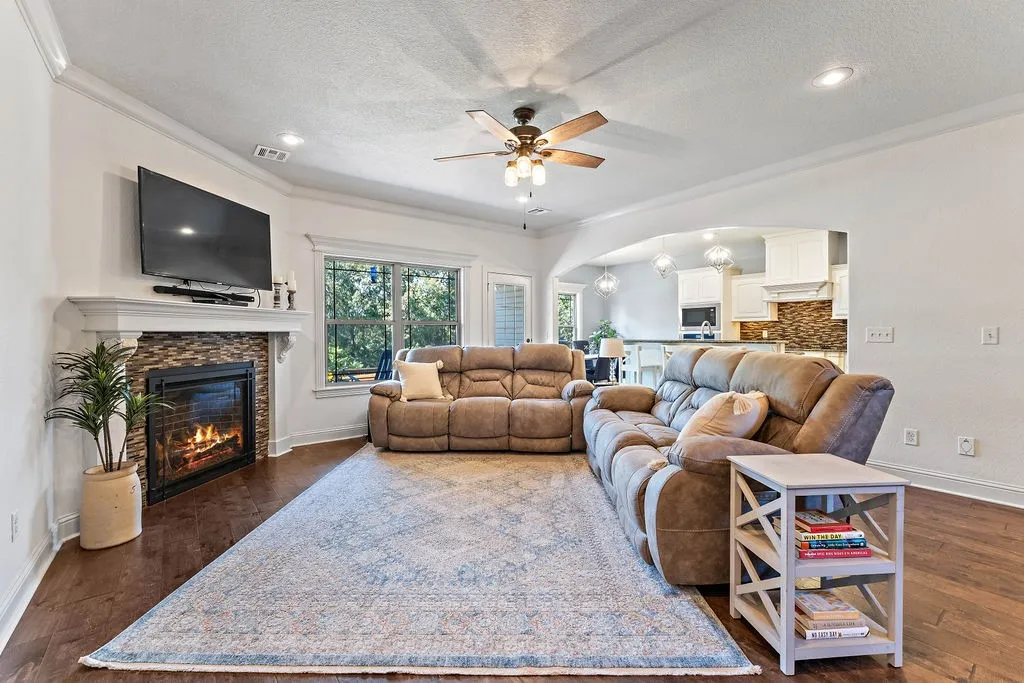 Bella Vista, Arkansas 72714, United States, 3 Bedrooms Bedrooms, ,3 BathroomsBathrooms,Residential,Active,225251