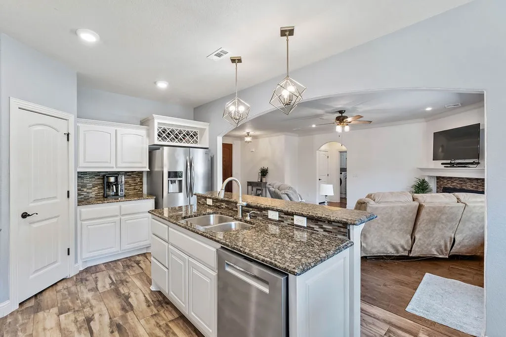 Bella Vista, Arkansas 72714, United States, 3 Bedrooms Bedrooms, ,3 BathroomsBathrooms,Residential,Active,225251