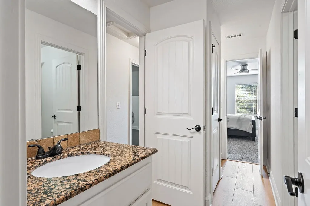 Bella Vista, Arkansas 72714, United States, 3 Bedrooms Bedrooms, ,3 BathroomsBathrooms,Residential,Active,225251