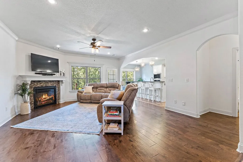 Bella Vista, Arkansas 72714, United States, 3 Bedrooms Bedrooms, ,3 BathroomsBathrooms,Residential,Active,225251