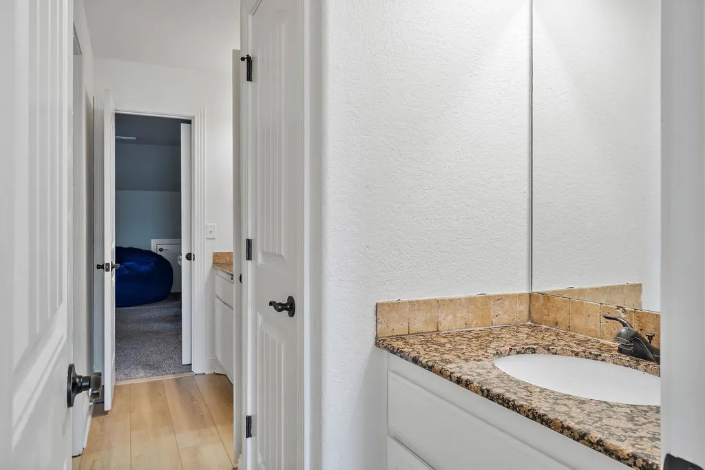 Bella Vista, Arkansas 72714, United States, 3 Bedrooms Bedrooms, ,3 BathroomsBathrooms,Residential,Active,225251