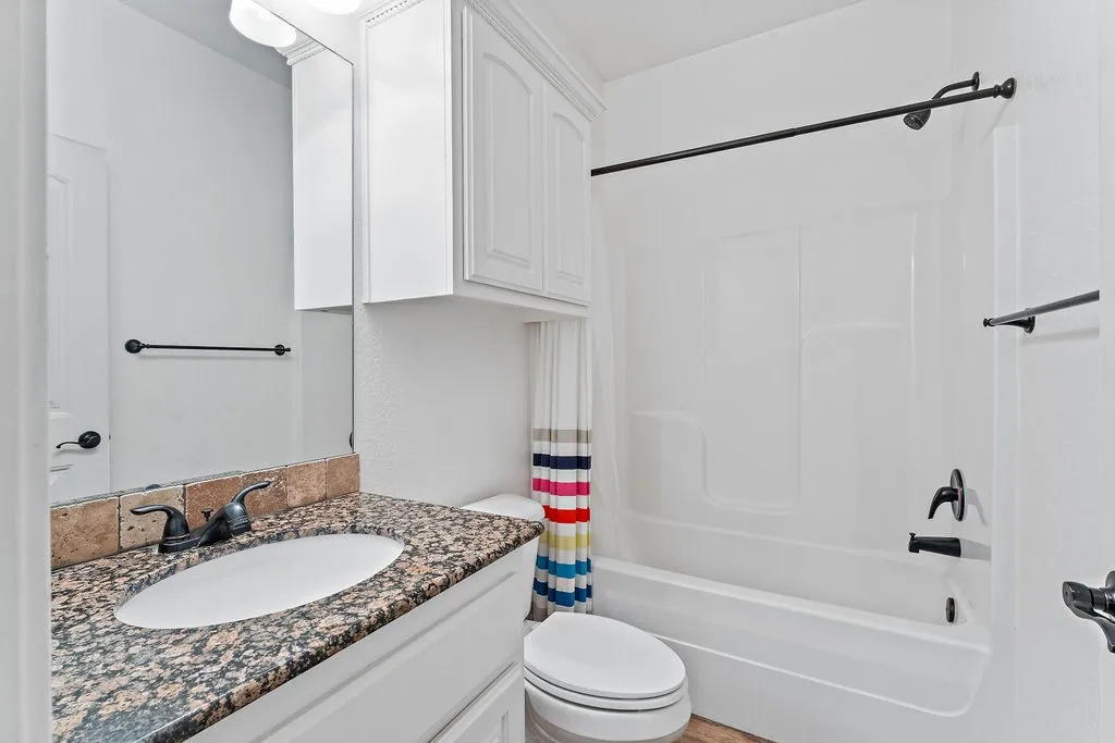 Bella Vista, Arkansas 72714, United States, 3 Bedrooms Bedrooms, ,3 BathroomsBathrooms,Residential,Active,225251