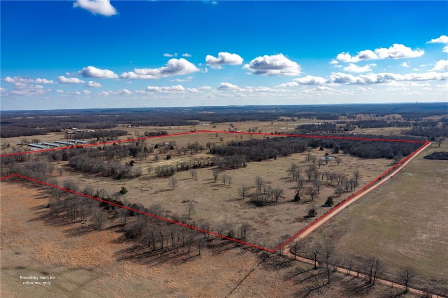 175.52 acre cattle farm with several ponds located on the farm, this would also make a nice poultry farm.No operational poultry houses nearby. Don't miss out contact me today for a showing. Rural water at street. Sold AS IS , no value on Mobile home.