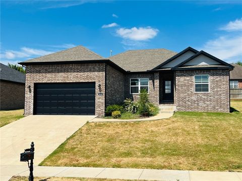 Photo of 2648 Olive Court, Siloam Springs, AR 72761 (MLS # 1347180)