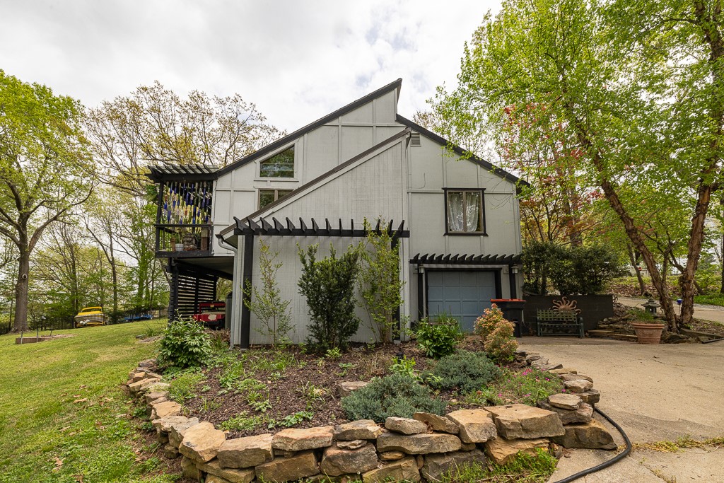 Shady Cove Sub - Residential