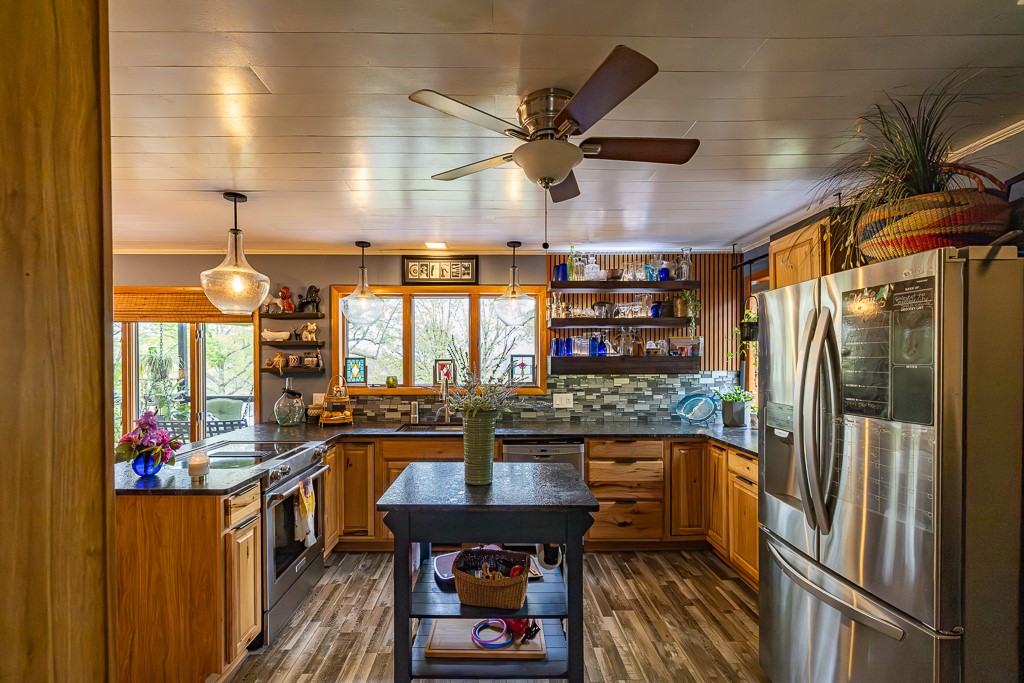 Shady Cove Sub - Residential