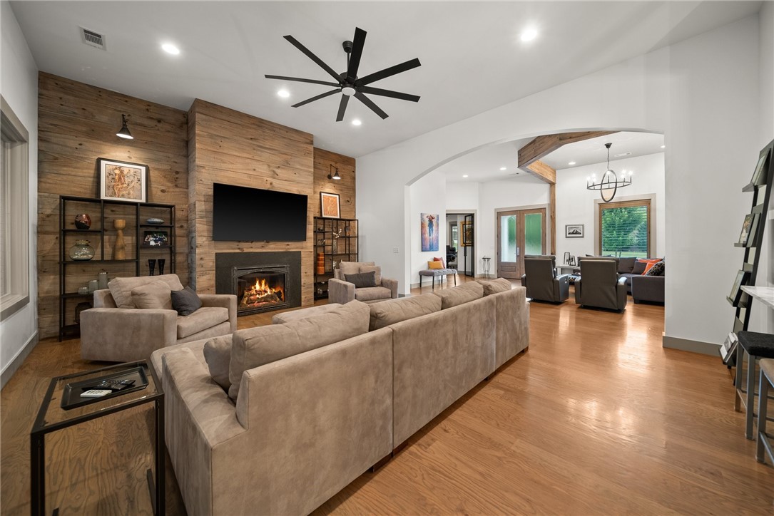 Oak Tree Centerton - Residential