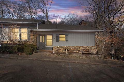 Photo of 31 Abingdon Lane, Bella Vista, AR 72715 (MLS # 1330923)