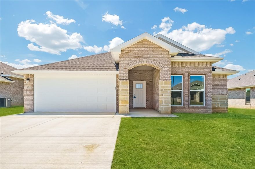 Choose between a 4.99% fixed interest rate or get up to 15k in flex cash! *Terms and Conditions apply.

This 3-bedroom, 2-bathroom 2054 square feet home
includes a corner pantry, room for bar seating, and a
large, covered back patio, your family will feel right at
home. This floor plan has double vanities in the primary
bathroom. Also, it offers direct access from the utility
room to the primary closet and 10-foot ceilings in the
entry, kitchen, living area, and master bedroom. Taxes subject to change based on new construction.