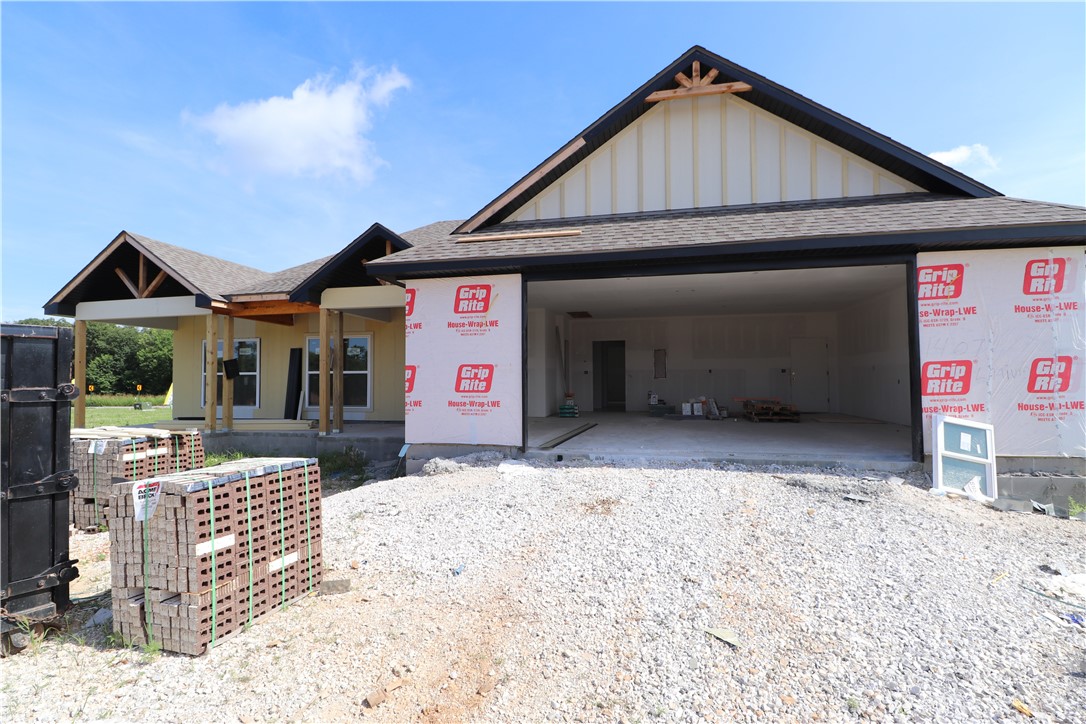 Extremely well built 1,698+/- Sq ft new construction 3 bed, 2 bath, 2 car oversized garage. This home offers tall ceilings and open concept living room and kitchen, split bedroom floor plan, access to laundry from master bedroom closest, covered front and back patios.
